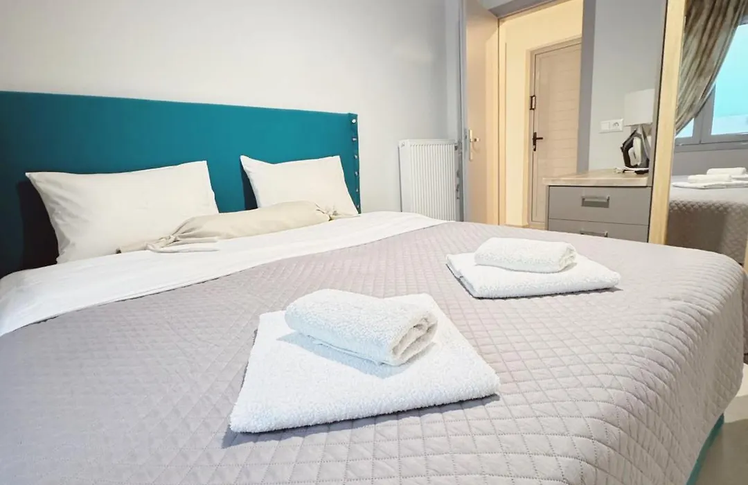 Minimal 2Bd Apartment In Thisio-1